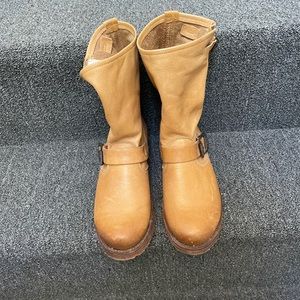 [Frye] Veronica Short - Camel/Tan